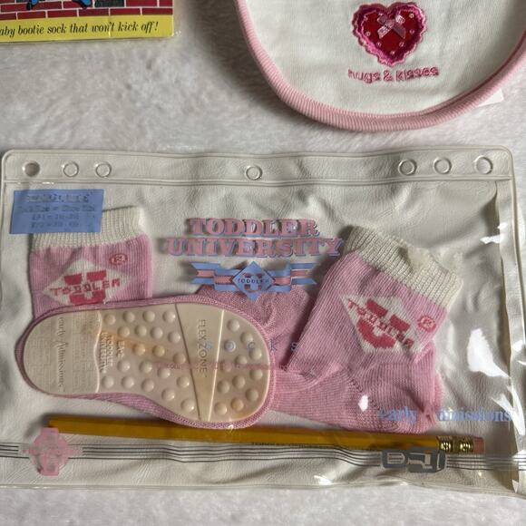 Baby Girl Lot Accessories Headband Bib Socks OshKosh Children’s Place New Vtg - Picture 2 of 4
